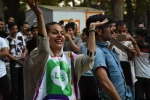 نمایش «دنیای مجازی»