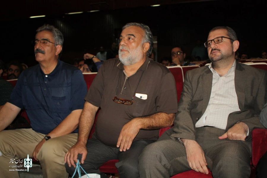 جواد مستخدمی عضو هیات مدیره و خزانه‌دار انجمن هنرهای نمایشی ایران با اعلام این خبر به کرمانشاه  تئاتر گفت: رای‌گیری انتخاب اعضاء هیأت مدیره انجمن هنرهای نمایشی ایران شعبه کرمانشاه  در مجموعه غدیر کرمانشاه برگزار شد 5