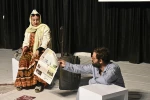 میزبان نمایش 