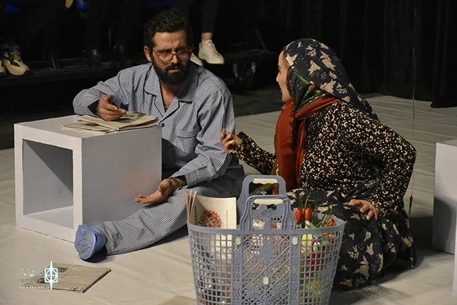 گزارش تصویری اجرای نمایش " اعترافاتی درباره زنان"  در سی و یکمین جشنواره تئاتر استانی