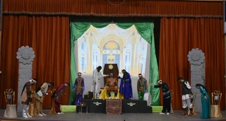 در دومین روز از سی و دومین جشنواره تئاتر استانی؛

نمایش " بازی تاج و تخت"به اجرا درآمد