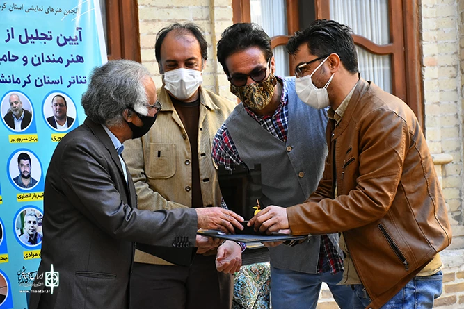 تجلیل ازحامیان و هنرمندان تئاتر استان به بهانه روز جهانی تئاتر
