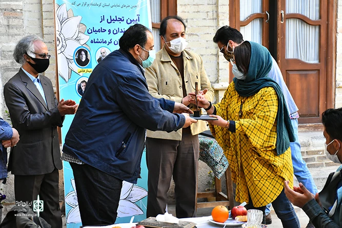 تجلیل ازحامیان و هنرمندان تئاتر استان به بهانه روز جهانی تئاتر
