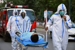 به صدا درآمدن آژیر وضعیت قرمز کرونا در کرمانشاه توسط هنرمندان تئاتر خیابانی  - 7 اردیبهشت ماه 1400 
عکاس : مینا بهرامی تبار