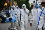 به صدا درآمدن آژیر وضعیت قرمز کرونا در کرمانشاه توسط هنرمندان تئاتر خیابانی  - 7 اردیبهشت ماه 1400 
عکاس : مینا بهرامی تبار