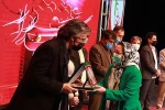 درخشش نمایش«به خنده گندم که رویای آرد» در جشنواره ملی تئاتر «سردارعشق» 2